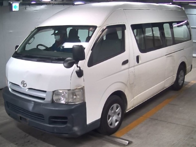 TOYOTA HIACE